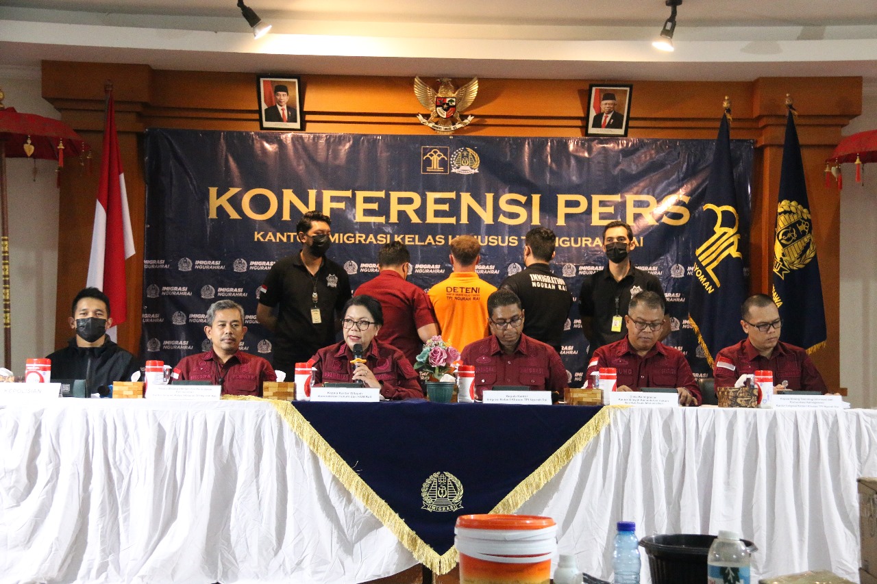 KANWIL KEMENKUMHAM BALI TERTIBKAN WNA TANPA IZIN USAHA RESMI DI CANGGU