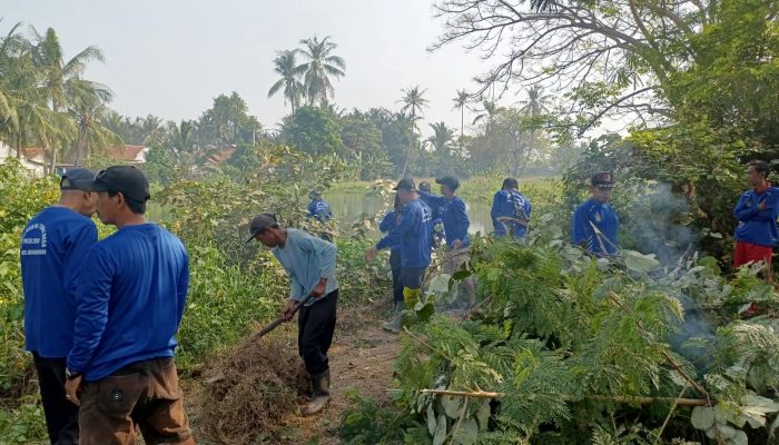 Membangun Desa Dalam Padat Karya Tunai Desa Jatiwaringin 2
