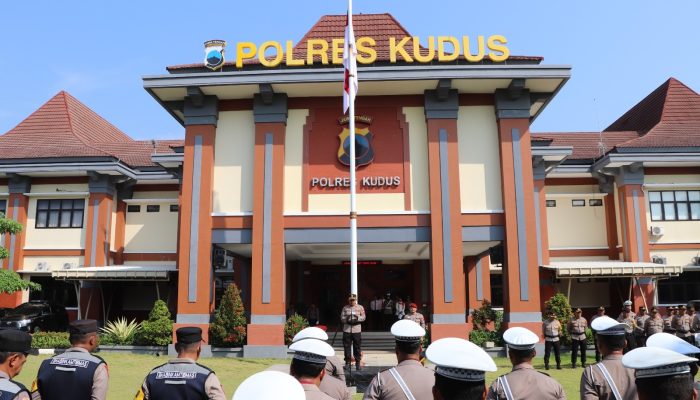 Polres Kudus Gelar Upacara Peringatan Hari Sumpah Pemuda 2024, Wakapolres Ajak Pemuda Berperan Aktif dalam Pembangunan Bangsa 2