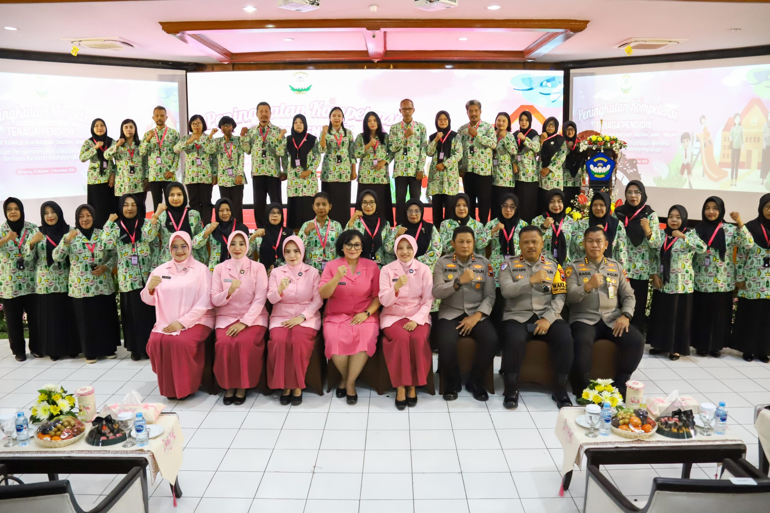 Tanamkan Jiwa Kepemimpinan Anak Melalui Pendidikan Berkarakter Bhayangkara, Polda Jateng Gelar Latkatpuan Bagi 368 Tenaga Pendidik dari Sekolah Yayasan Kemala Bhayangkari