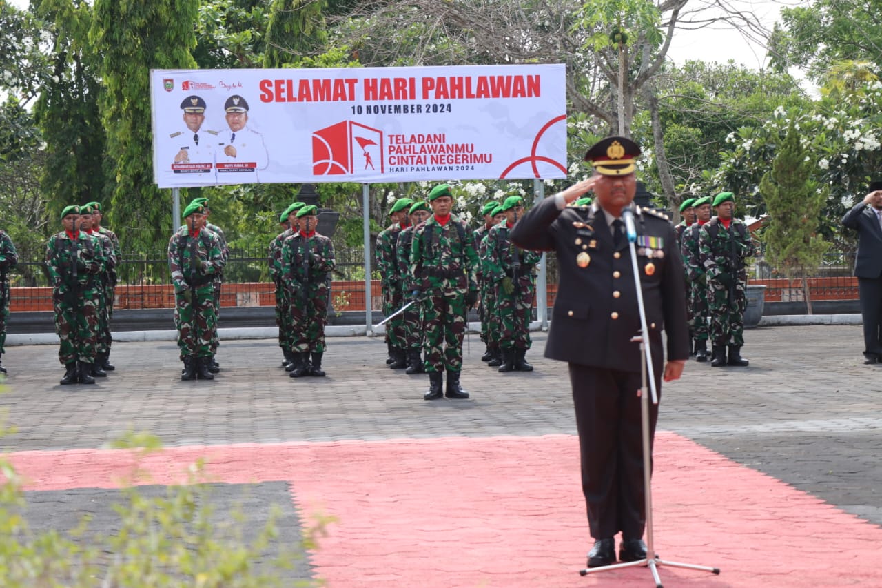 Plt. Kapolres Boyolali Pimpin Upacara Tabur Bunga Peringatan Hari Pahlawan di TMP Ratna Negara Boyolali