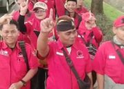 PAC Ranting dan Anak Ranting PDIP Kecamatan Jatiuwung menghadiri acara kampanye akbar perdana HJ. Airin Rachmi dan H. Ade di Cikupa
