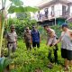 Bhabinkamtibmas Kota Bambu Selatan Cek Tanaman Pangan Warga, Perkuat Ketahanan Pangan Lokal