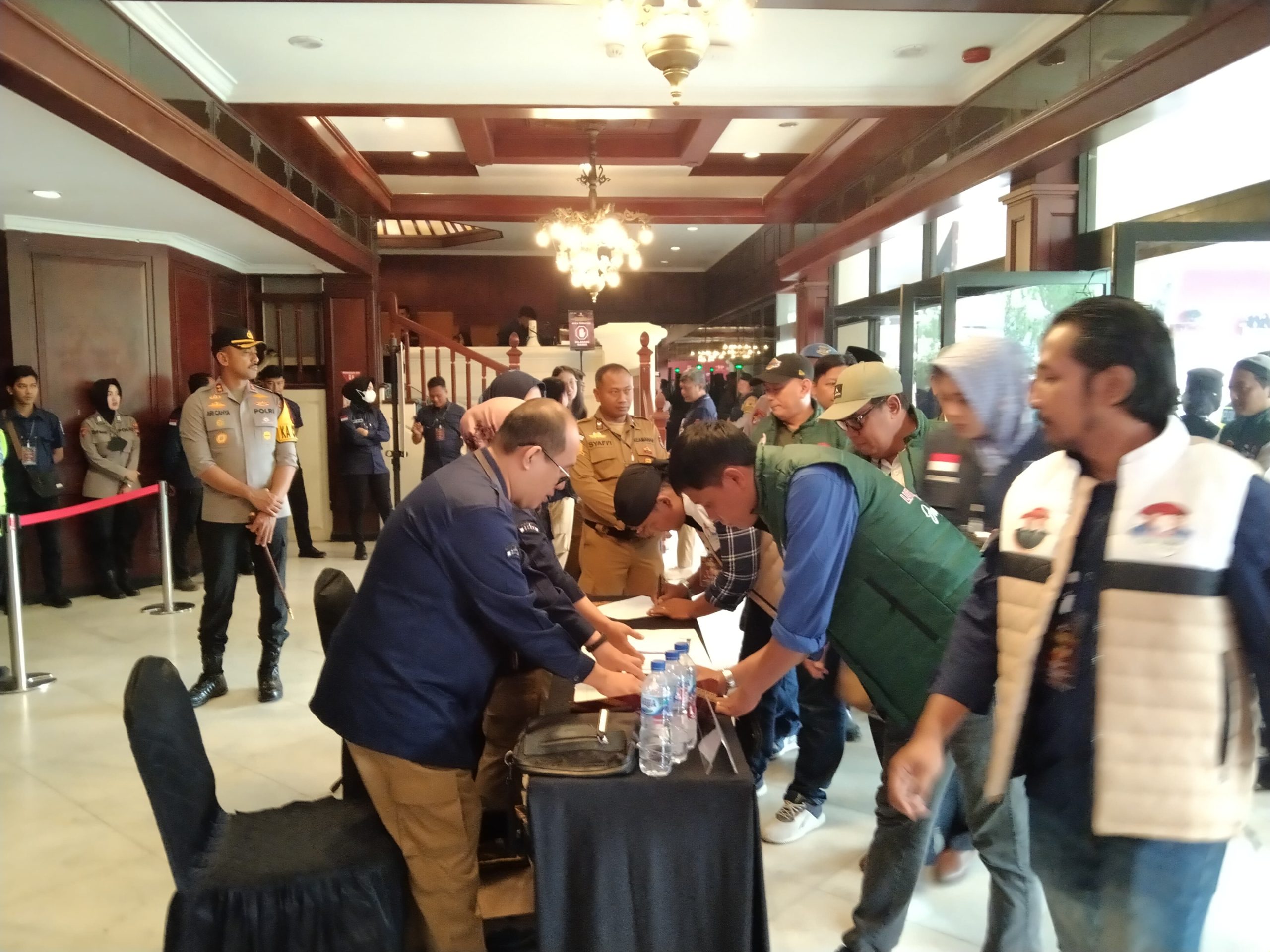 Polres Demak Laksanakan Pengamanan Debat Calon Bupati dan Wakil Bupati Demak Tahap Kedua