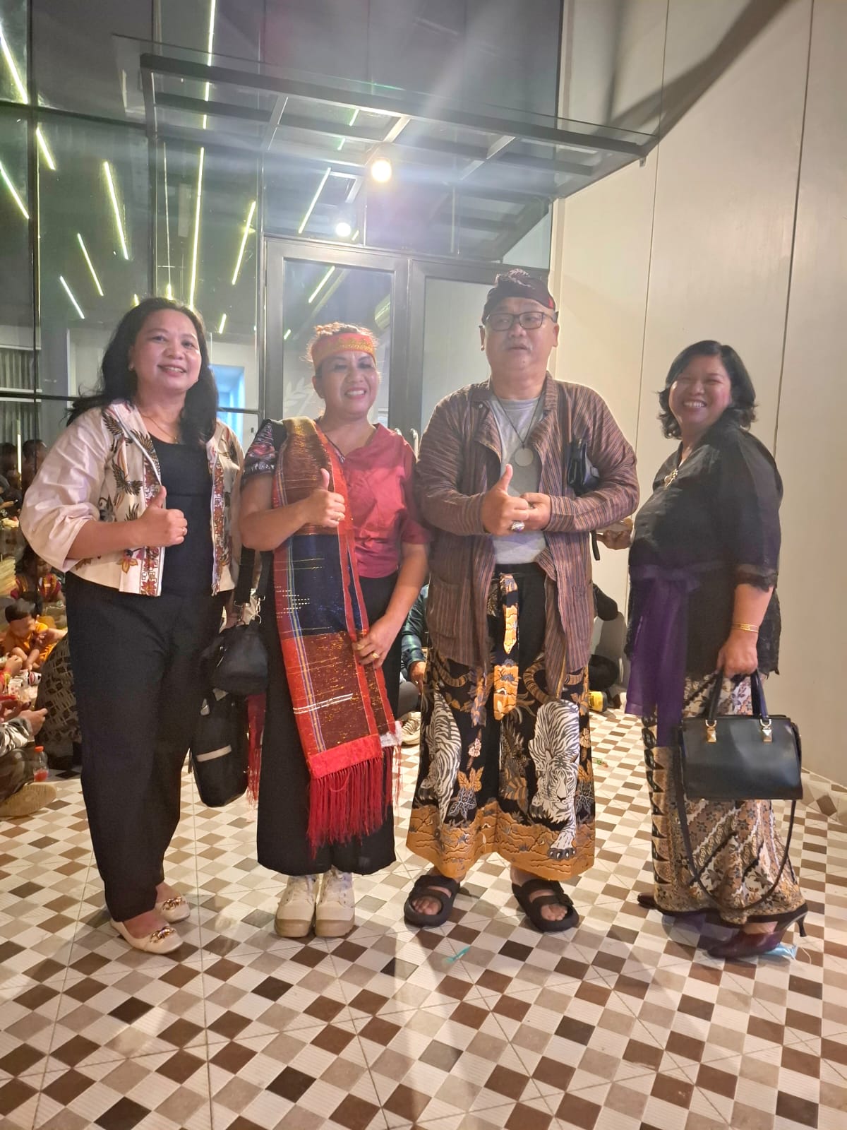 Romo Kefas : "Marilah Kita Pilih Pemimpin yang dapat Membawa Jawa Barat dan Bekasi sebagai Daerah yang 'Istimewa' dan 'Keren' "