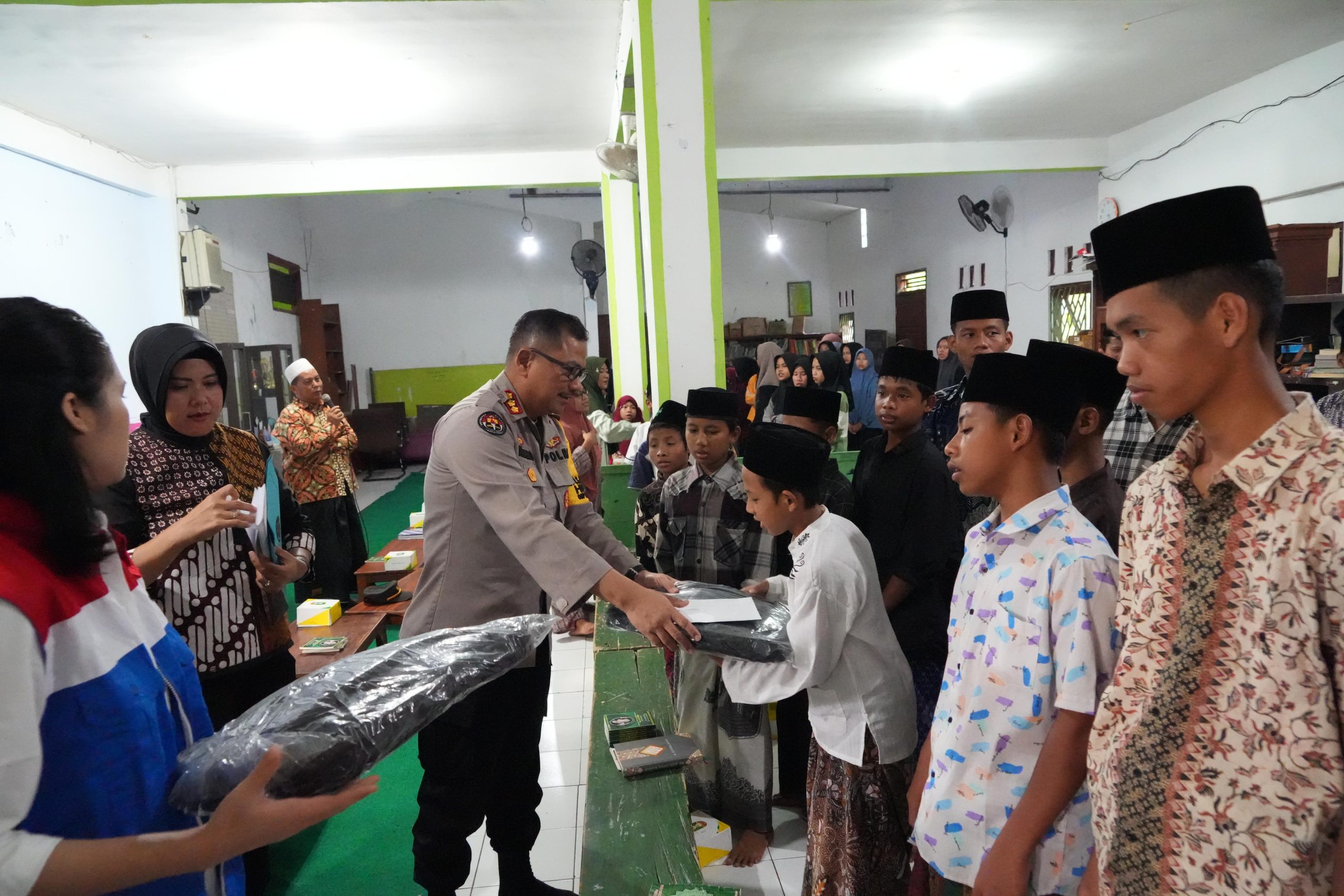 Sinergi Polda Jateng dan Pertamina Santuni 102 Anak Panti Asuhan, Dukung Peningkatan Pendidikan dan Kesejahteraan Masyarakat