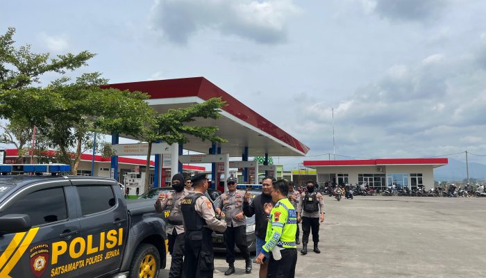 Polres Jepara Kerahkan Ratusan Personel Gabungan di Perbatasan Jelang Laga Derby Muria Persijap vs Persipa Pati