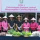 Kapolres Nganjuk Bersama Ketua Bhayangkari Cabang Nganjuk Panen Ikan Lele dan Sayur Mayur di Kolam Terpal Program P2L