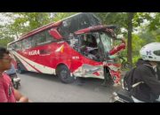 Polisi Olah TKP Bus Vs Truk Di Manyaran, 1 Orang Luka