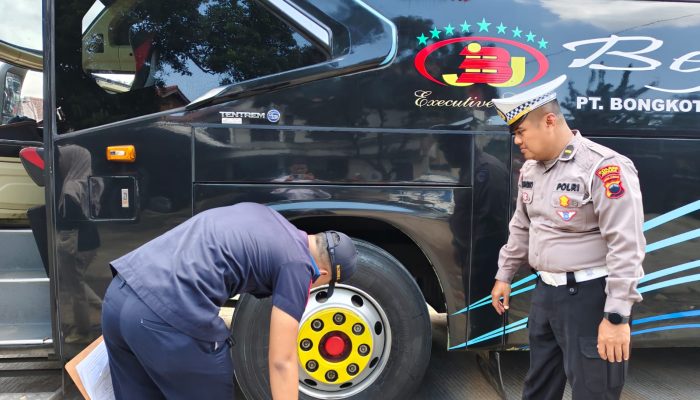 Jelang Ops Lilin 2024, Satlantas Polres Jepara dan Dishub Gelar Ramp Check Bus Angkutan Umum 2
