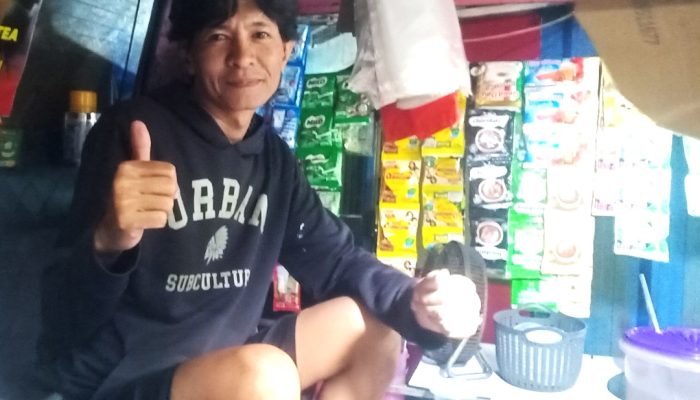 Mas All, Pemilik Lapak Es Teh Angkot C-01