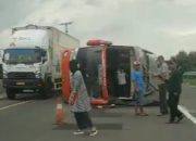 Bus AKAP Terguling di KM. 223 Tol Kanci – Pejagan