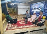 Bhabinkamtibmas Wilayah Hukum Polsek Cijeruk Giat Cooling Sistem Sambangi Pos Siskamling Sampaikan Pesan Kamtibmas Dan Ajak Jaga Kondusifitas Cegah Kriminalitas