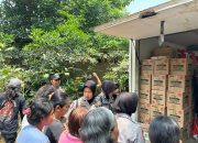 Hari Ke -3 Polwan Polres Bogor Bersama Stakeholder Terkait Lakukan Giat Pendampingan Trauma Healing Untuk Anak – Anak Dan Pembagian Obat Vitamin Juga Takjil Untuk Berbuka Puasa Bagi Korban Banjir Bandang Kec. Gunung Putri Kab. Bogor
