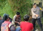 Ciptakan Kamtibmas Aman Terkendali, Bhabinkamtibmas Wilayah Hukum Polsek Sukaraja Patroli Monitoring Wilayah Bubarkan Warga Yang Nongkrong Dan Sampaikan Pesan Kamtibmas Cegah Gangguan Kriminalitas Selama Bulan Suci Ramadhan 1446 H