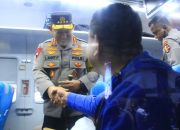 Kapolri Cek Langsung Pelayanan Arus Balik di Stasiun Tawang, Dorong Pemudik Gunakan Kereta Api