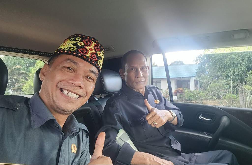 Wakil ketua komisi II DPRD Provinsi Kalimantan Tengah Bambang Irawan,S,St.,Pi bersama Ketua DPRD Provinsi Kalimantan Tengah Arton S Dohong