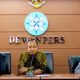 Ketua Komisi Pengaduan dan Penegakan Etika Pers Dewan Pers, Muhammad Jazuli (tengah) dalam jumpa pers. (Foto: Tangkapan layar channel resmi Dewan Pers saat siaran langsung jumpa pers)