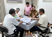 Menteri Kehutanan Raja Juli Antoni, Menteri Pelindungan Pekerja Migran Abdul Kadir Karding, Wakil Ketua Umum Dewan Pengurus Nasional Persatuan Olahraga Domino Indonesia atau Pordi, Andi Rukman Nurdin Karumpa serta pengusaha Azis Wellang. (Foto: Tempo).