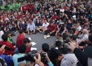 Dengan Duduk Bersama, Aksi Demo BEM Solo Raya di Gedung DPRD Berlangsung Damai