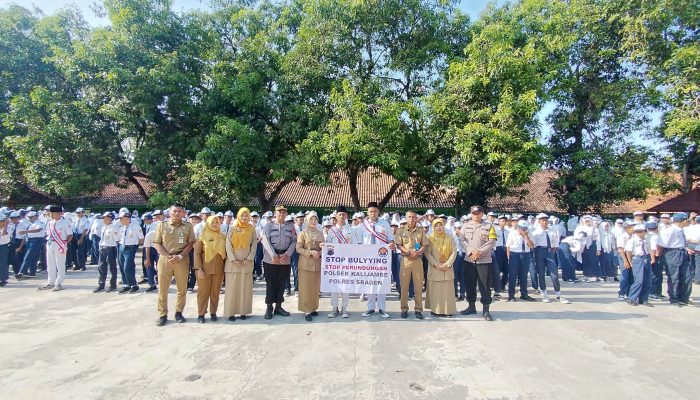 Pembinaan Humanis di Sekolah, Begini Penyampaian Kapolsek Kalijambe Saat Jadi Pembina Upacara