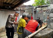 Polisi Bantu Evakuasi Ibu Rumah Tangga yang Tercebur Sumur di Nguntoronadi