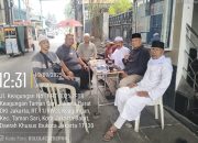 Agus Koni : Jumat Berkah Team 17 Bagikan 100 Nasi Kotak Jamaah Masjid Jami Keagungan!
