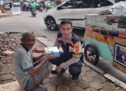 Giat Jumat berbagi Bhabinkamtibmas Kel. Kebon Pisang Polsek Sumur Bandung 