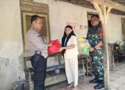 Lewat Program Jumat Berbagi bersama Sahabat Bhabin, Bhabinkamtibmas Bagikan Sembako Kepada Warga di Donorojo Jepara