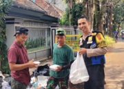 Giat Jumat berbagi Bhabinkamtibmas Kel. Kebon Pisang Polsek Sumur Bandung