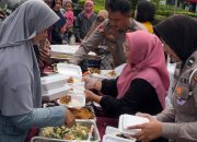 Polisi Boyolali rela mengorbankan tabungan umroh demi membuka warung makan gratis untuk masyarakat Boyolali