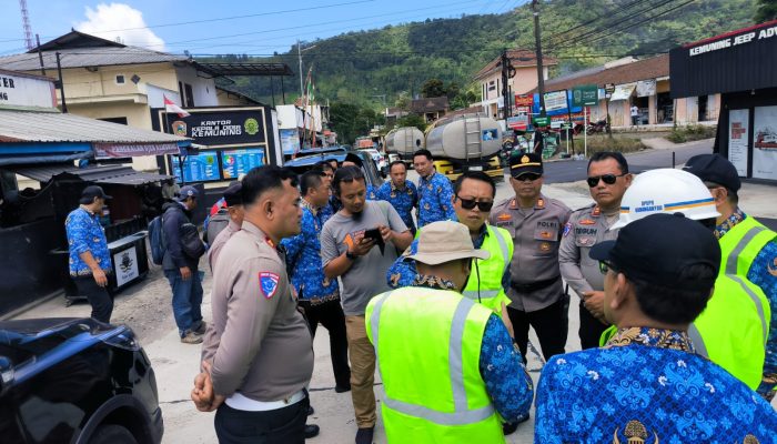 Jelang Nataru, Polres Karanganyar Cek Kesiapan Jalur Wisata Jalan Sudimoro – Ngargoyoso
