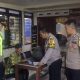 Salah Jurusan Saat Perjalanan, Lansia Asal Magetan Diantar Polisi Kembali ke Keluarga