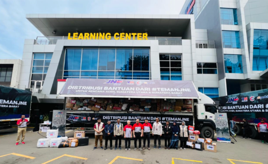 JNE Distribusikan Lebih Dari 500 Ton Bantuan dari #TemanJNE Untuk Korban Bencana Sumatera