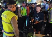 Ganggu Kenyamanan Warga dengan Miras dan Musik Keras, Event “Party Night” di Coffee Street Jalan Tanjung Kudus Dibubarkan Polisi