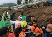 Pangdam III/Siliwangi Tinjau Lokasi Longsor di Pasirlangu, Bandung Barat