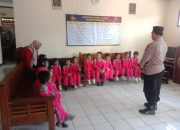 Tanamkan Cinta Polisi Sejak Dini, KB Siwi Peni Kunjungi Polsek Eromoko