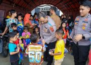 Anak-anak Terhibur, Polres Karawang Hadirkan Trauma Healing di Lokasi Banjir
