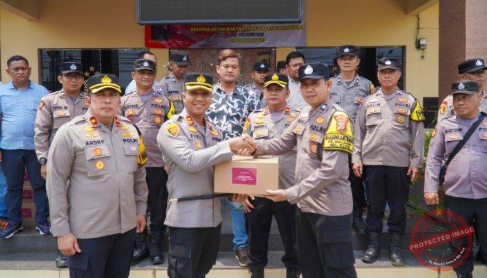 Kapolres Karawang melaksanakan kunjungan kerja ke Polsek Ciampel dan Polsek Klari, Tekankan Disiplin, Pelayanan Prima dan Kesiapan Operasi Ketupat