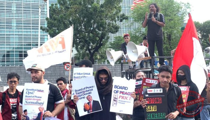 Aliansi Mahasiswa Gelar Aksi di Jakarta, Serukan Penolakan Perang dan Kebijakan Perdagangan Pemerintah