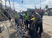 Usai Sidang Putusan, Personel Polresta Pati Bersihkan Area Pengadilan Negeri