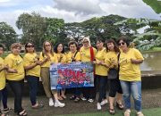 Komunitas Mommy Rempong Berbagi Takjil Kepada Pengguna Jalan di Bulan Ramadhan