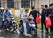 Hadirkan Kehangatan Ramadhan di Jalanan, Brimob Surakarta Bagikan 1.000 Takjil untuk Warga