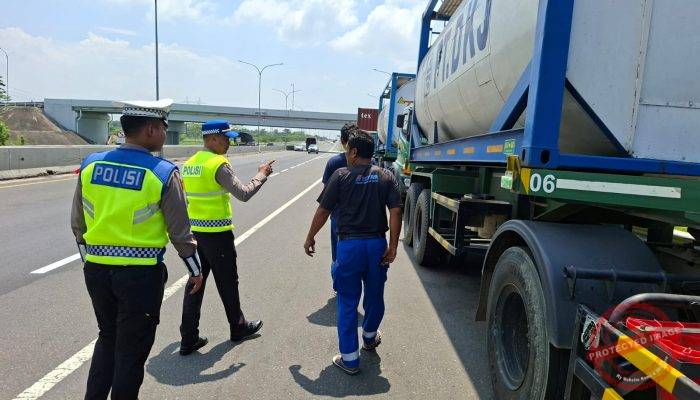 Polda Jateng; Pemudik Di Himbau Tidak Beristirahat di Bahu Jalan Tol