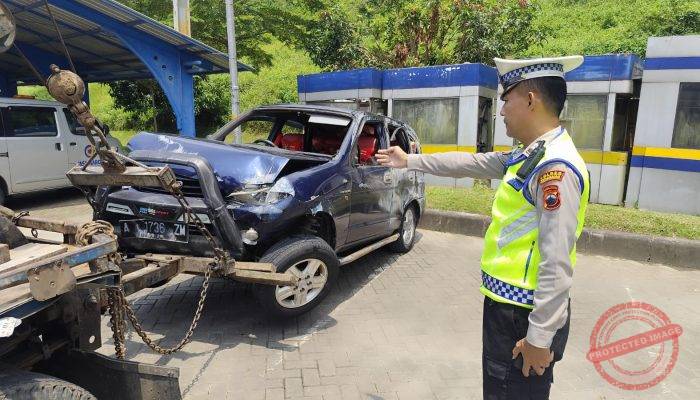 Dua Kendaraan Pemudik Terlibat Kecelakaan di Tol Semarang–Solo KM 440 Bawen, Dua Penumpang Luka Ringan