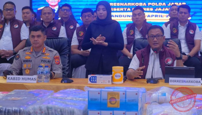 ‎Bandar Pemilik Obat Keras Tertentu Diamankan, 99 Ribu Obat Keras Tertentu Disita ‎