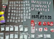 ‎Kurir Sabu Diciduk Polisi Ratusan Paket Siap Edar Diamankan Polisi  ‎