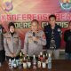 Polisi Amankan Ribuan Botol Miras Ilegal, Tiga Orang Diamankan Polisi