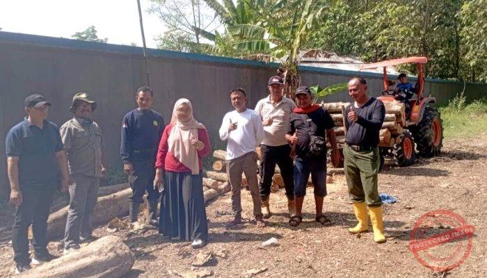 Kunjungan Lapangan Adm KPH Kuningan di Margamukti Jadi Bukti Penguatan Pengelolaan Hutan yang Transparan dan Profesional