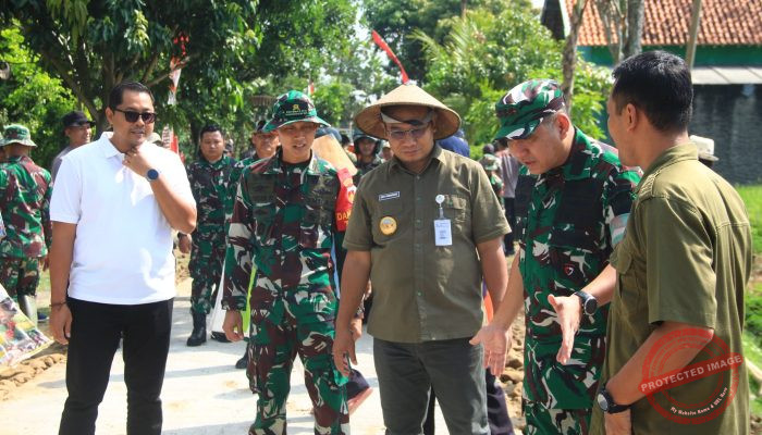 Tawa Bahagia Warga Pecah di Lokasi Sumur Bor TMMD di Dusun Gadungsari